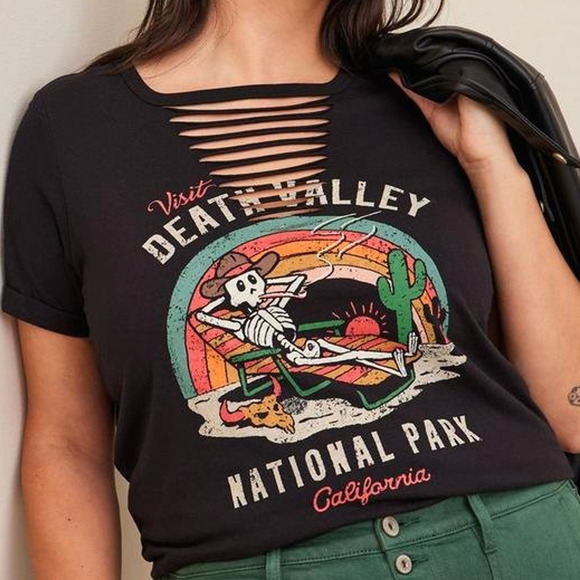 Torrid 6 (6X 30) Death Valley National Park Slashed Punk Gothic Skeleton T Shirt - Picture 2 of 3